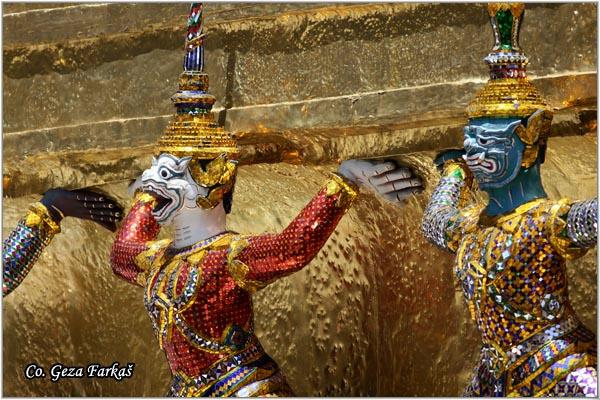 05_golden_demons.jpg - Wat phra kaeo Grand palace, Location: Bangkok, Thailand